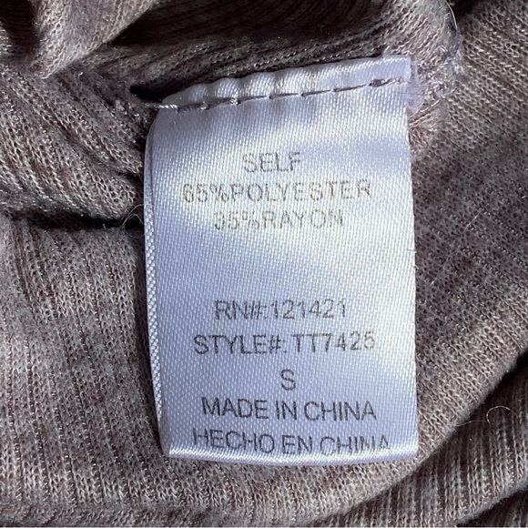 Ellison V-Neck Tunic - Picture 9 of 10